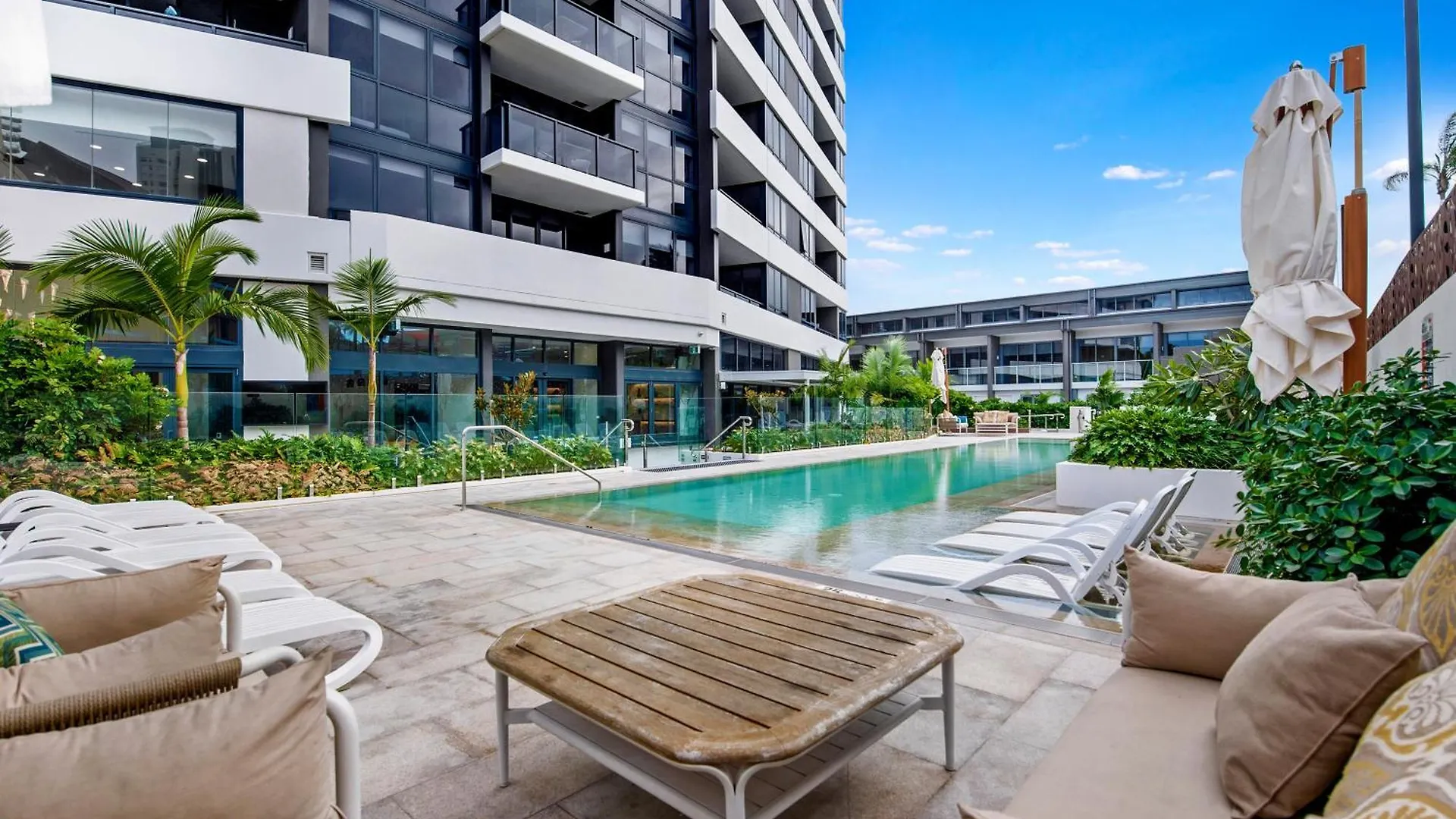 Ruby - Self Contained, Privately Managed Apartments Gold Coast