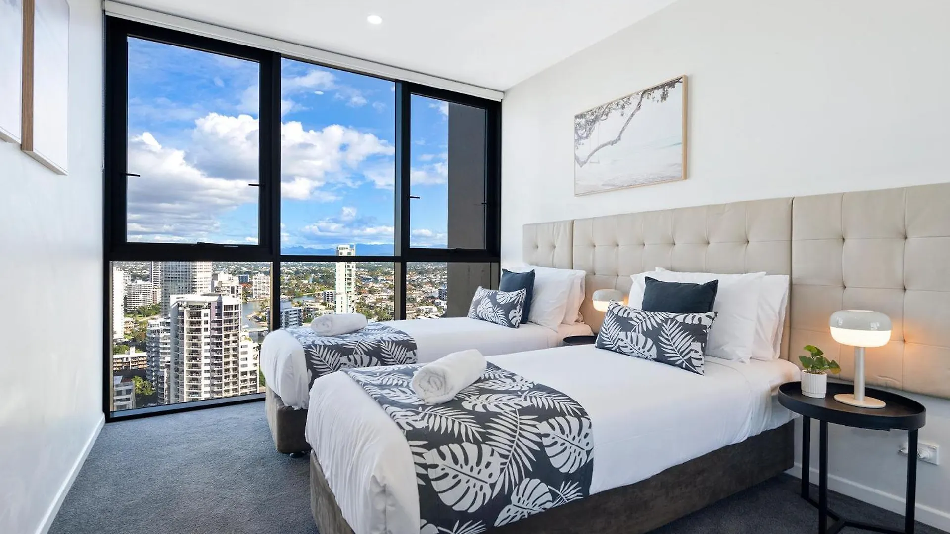 Ruby - Self Contained, Privately Managed Apartments Gold Coast